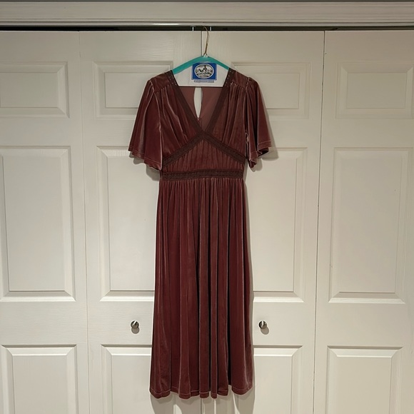 Velvet Midi Dress - Picture 4 of 4